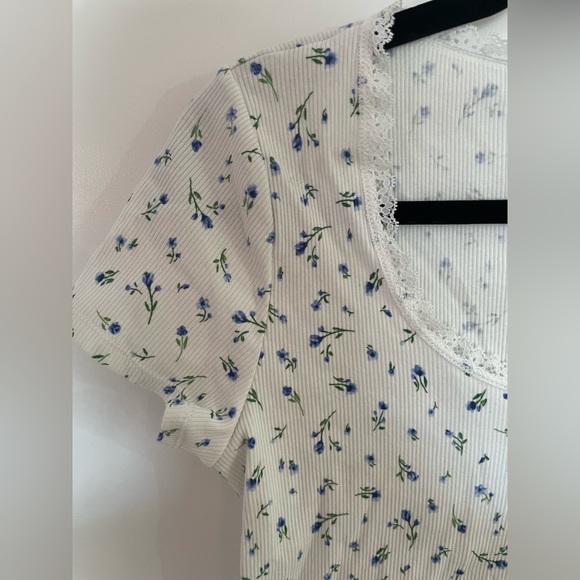 H&M Floral Tee - Picture 5 of 5